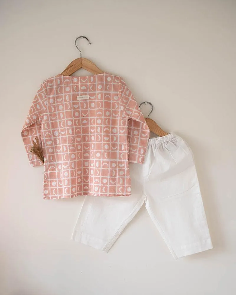 I want to be like grandpa’ kurta pajama set in peach moon chase hand block print